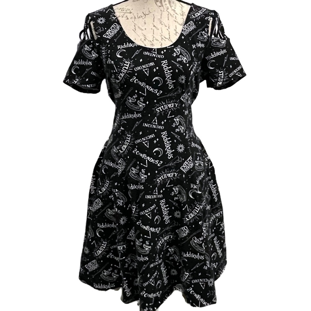 PRICE DROP!⭐️Harry Potter Dress - Hot Topic